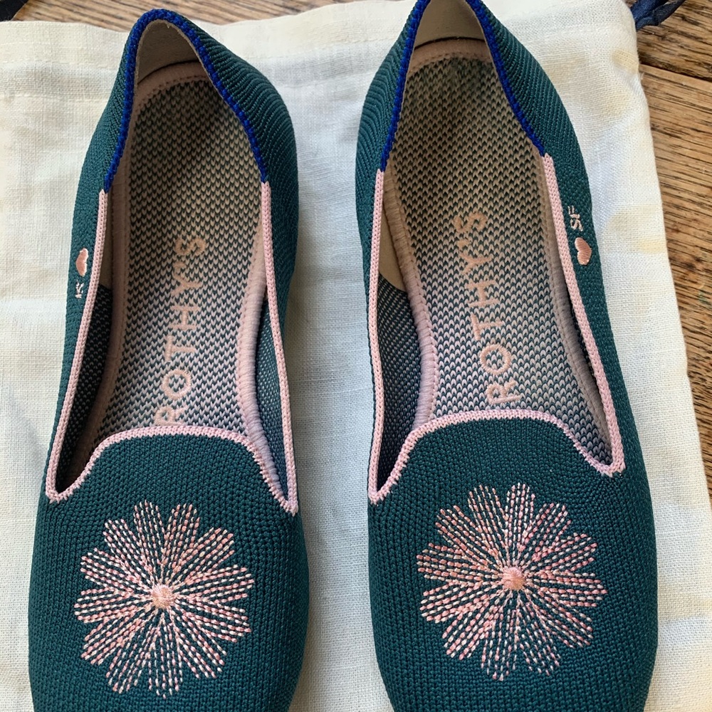 Rothy’s VERY RARE Limited edition size 5 loafers